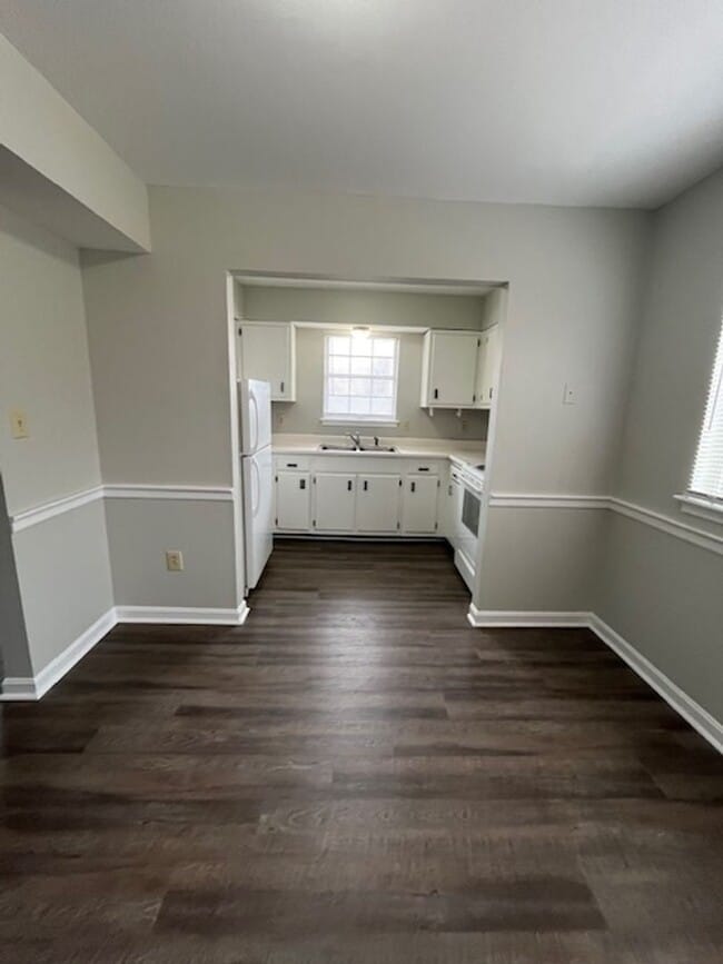 Building Photo - 3688 Crosby Dr