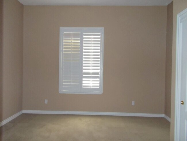 Building Photo - Beautiful 4BR Home with Pool, Loft, and 3-...