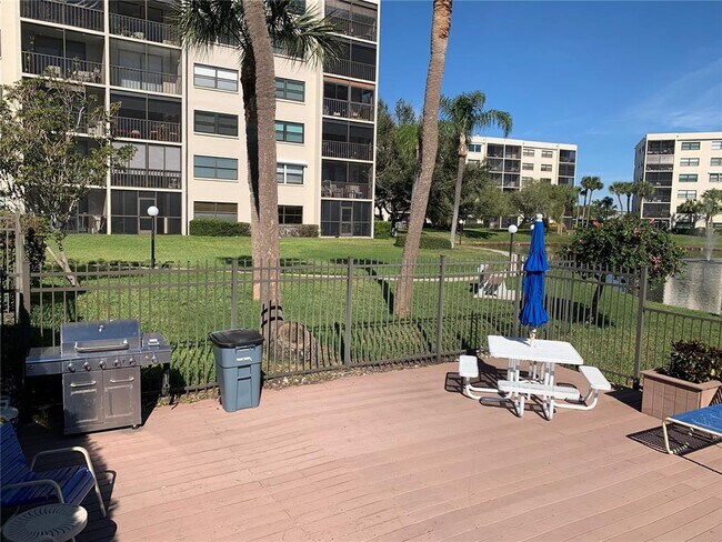 Building Photo - 1316 Pasadena Ave S