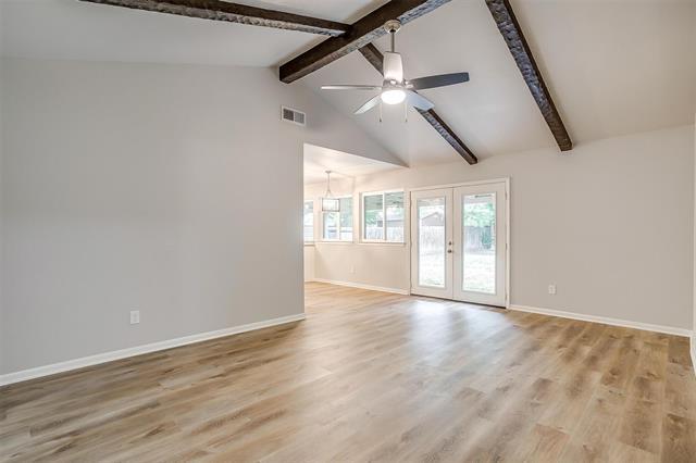 Building Photo - 144 NW Suzanne Terrace