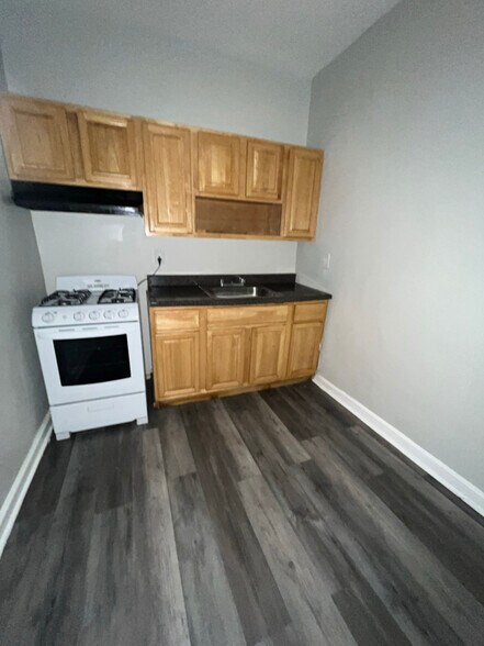 Primary Photo - 356 Stuyvesant Ave.