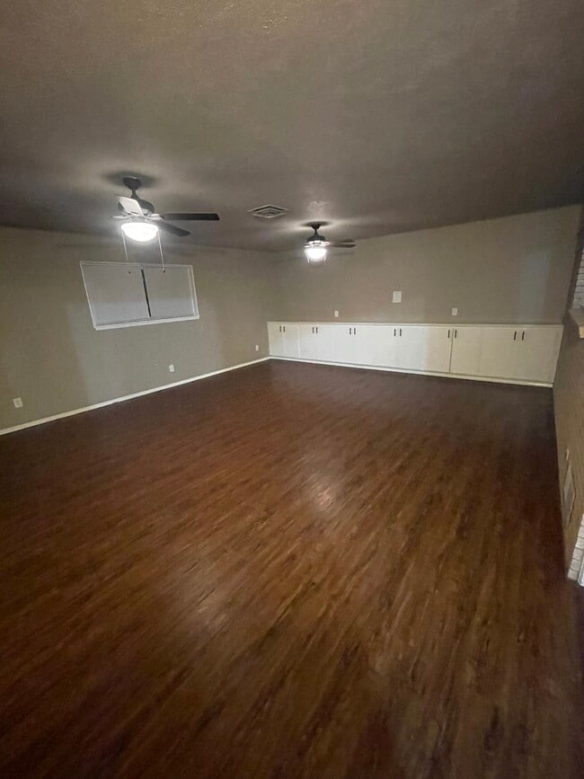 Building Photo - 1209 W Copper Ave