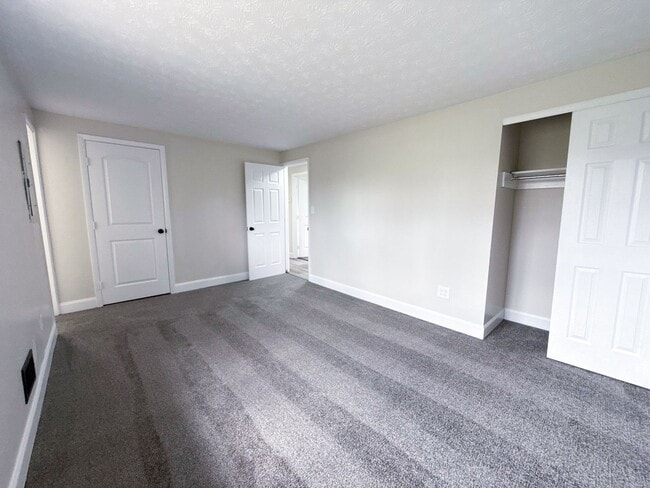 Building Photo - Beautifully Renovated 3BR Home in Blacklick Estates w/ Bonus Room, Huge Backyard & Garage