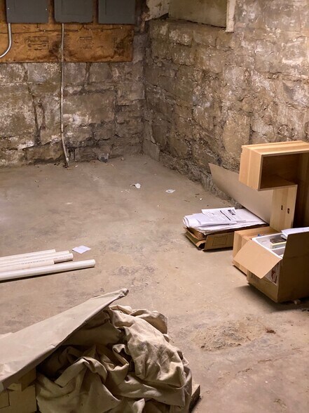 Basement For Storage - 1728 N Franklin Pl