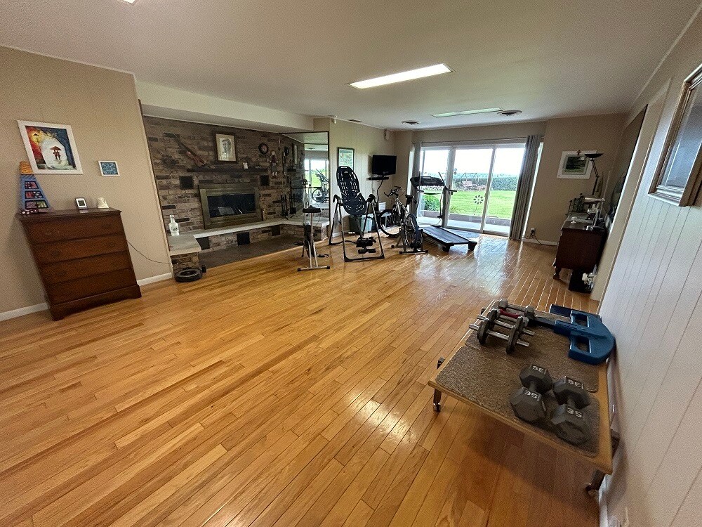 Building Photo - 2 South Pt