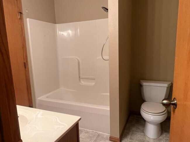 Building Photo - 4248 Red Hawk Dr SE
