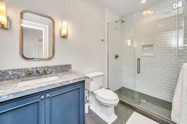 Building Photo - 21 Barn Ln