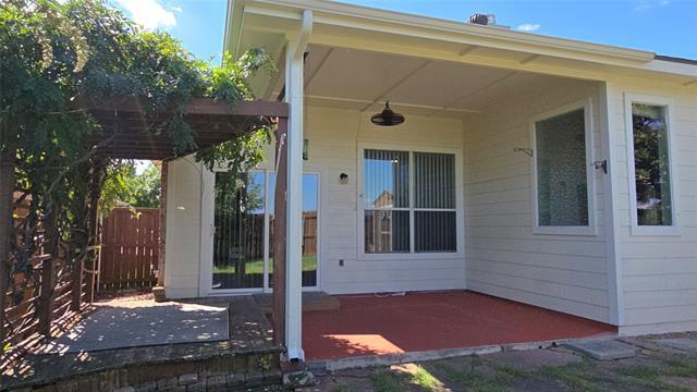 Building Photo - 6800 Oak Falls Dr