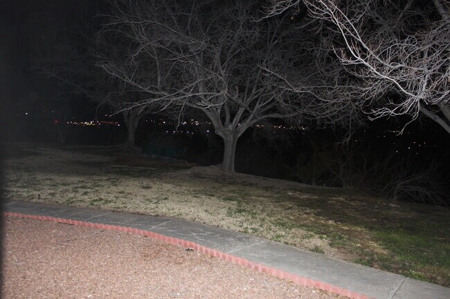 Building Photo - 288 Maricopa Dr