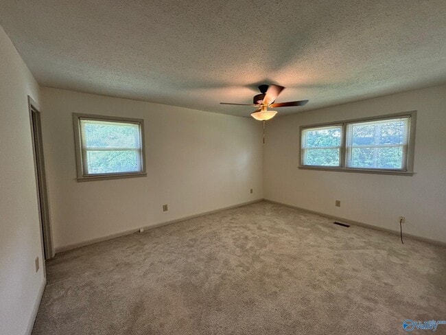 Building Photo - 1925 Lynnbrook Dr SW