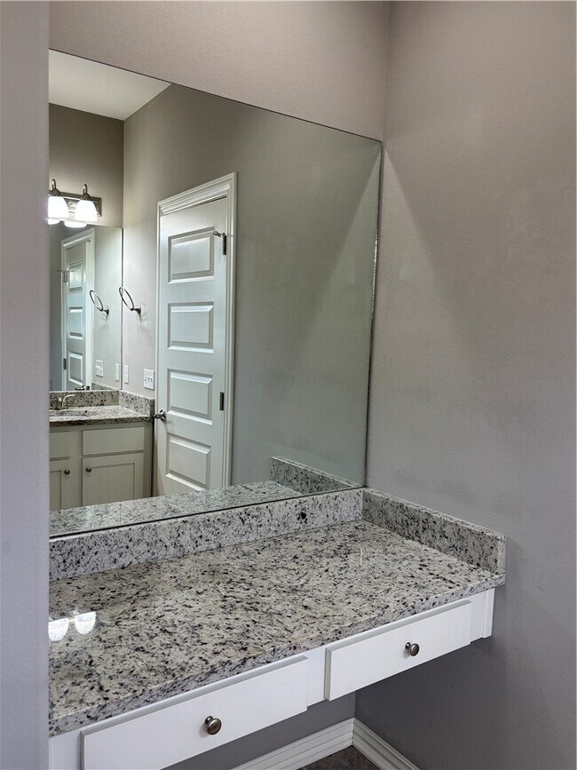 Building Photo - 4400 SW Eggersway Pl