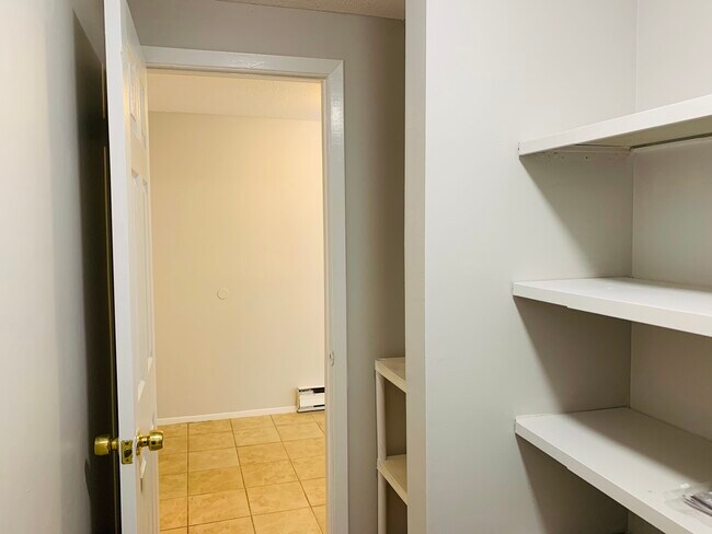 Storage room - 83 Heather Rdg
