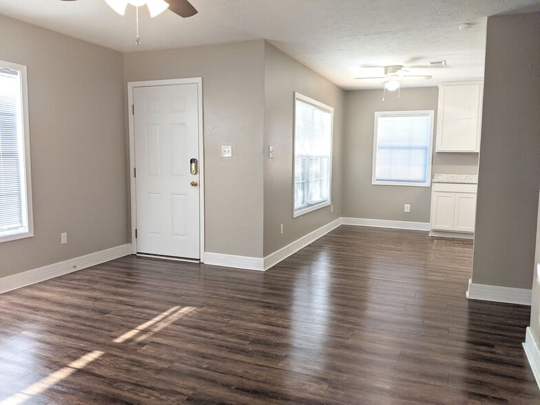 Building Photo - Available for April Move in! - Renovated 3 Bed 1.5 Bath House Biking Distance to Campus!
