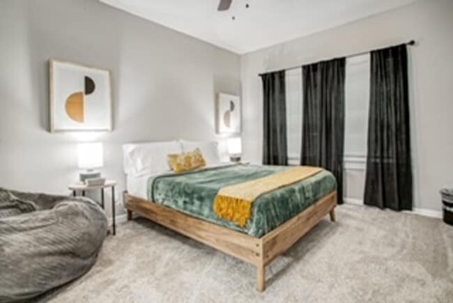 Building Photo - **Pendleton Heights Neighborhood**Newly remodeled 3/2 Bath Furnished Option Avaliable