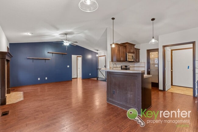 Building Photo - Beautiful 4 Bedroom 3 Bath | Goddard School District