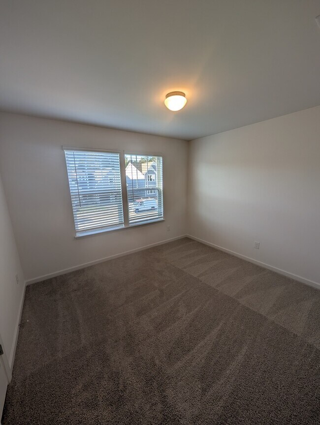 Building Photo - NEW CONSTRUCTION 3BD/2.5 Home in Stonebrid...