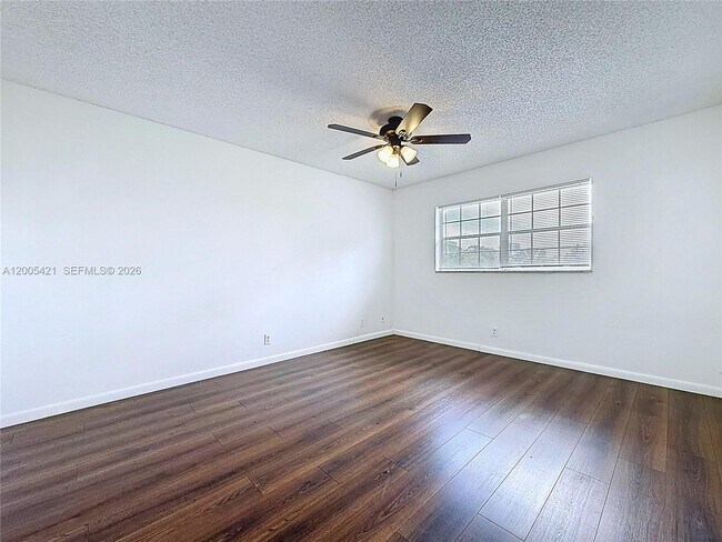 Building Photo - 8900 W Sample Rd