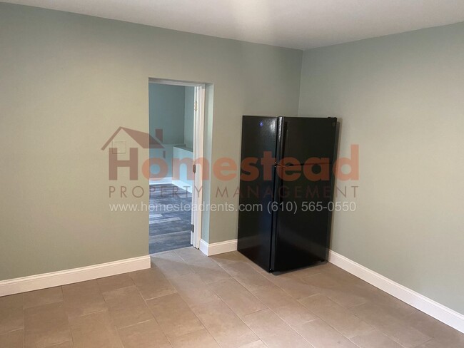Building Photo - MARCUS HOOK 3 BEDROOM