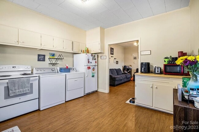 Building Photo - 4823 Calico Rd