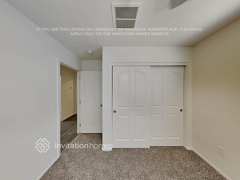 Building Photo - 4210 W Irwin Ave