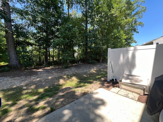 Building Photo - **OFFERING WAIVED APPLICATION FEES & $150 MOVE IN PROMOTION** Newly Remodeled 3BD, 2.5BA Raleigh ...