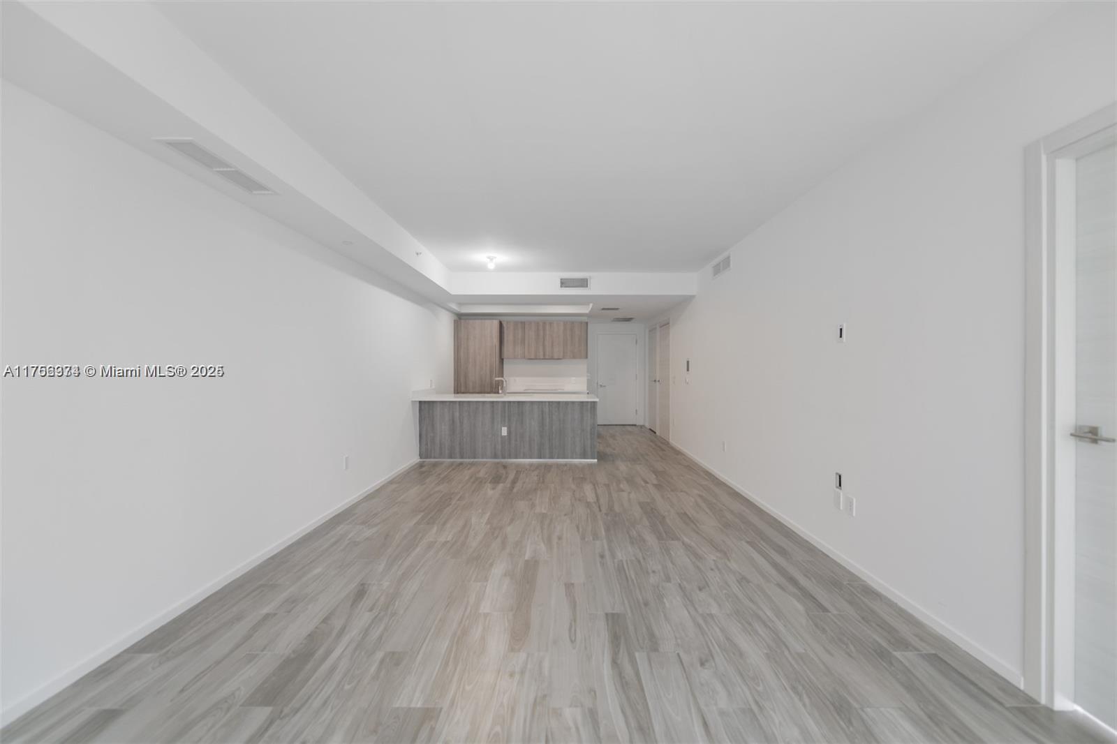 Building Photo - 801 S Miami Ave