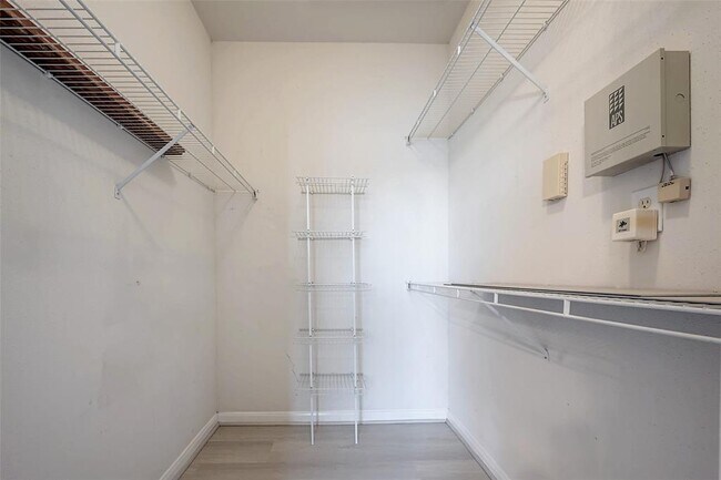 Building Photo - 1330 Old Spanish Trl
