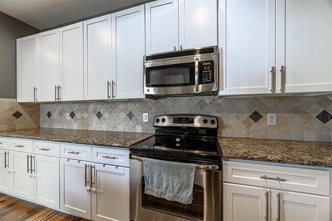 Building Photo - 20235 Concord Hill Dr