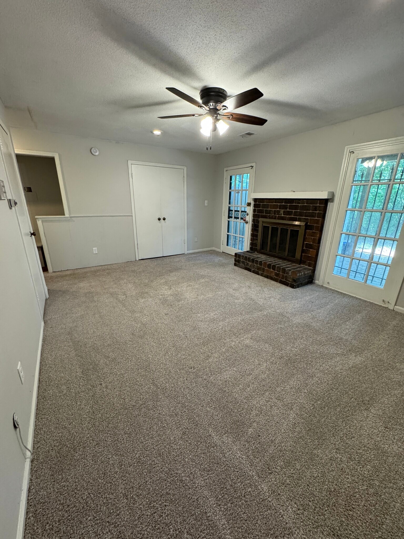 Building Photo - 10211 Cedarbrooke Ln