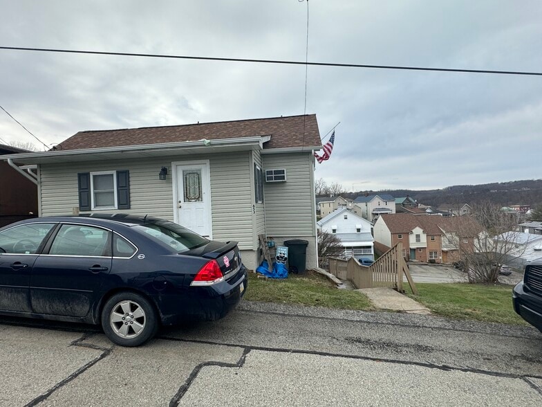 Building Photo - 653 High St