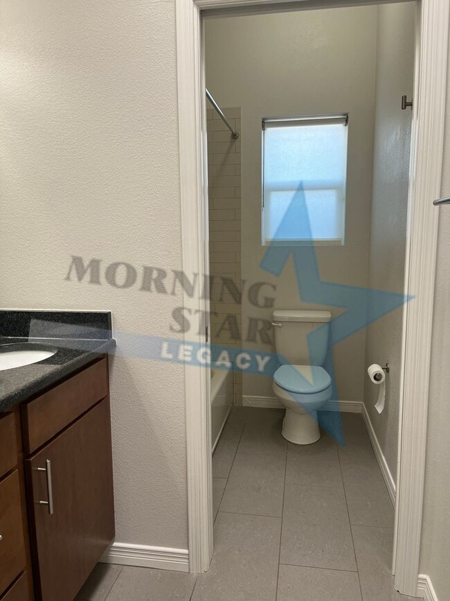 Building Photo - Charming 3-bedroom, 2-bathroom w/ views!