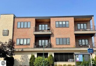 Building Photo - 444 Cass St