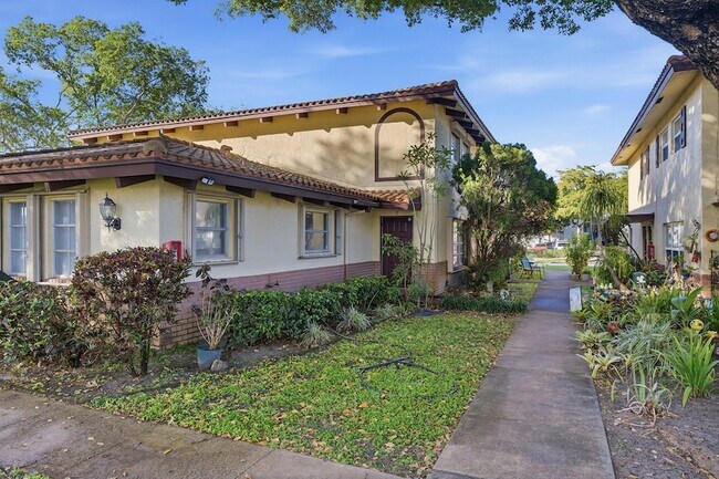 Building Photo - 8811 NW 28th Dr