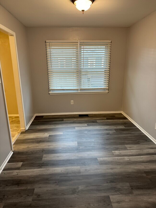 Dining Room - 48 Lerner Ct