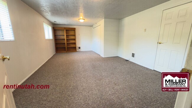 Building Photo - Beautiful home in secluded neighborhood!
