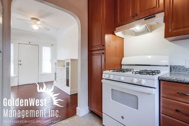 Building Photo - Charming 3Bdm 2Ba Home in the Normal Heights Community!