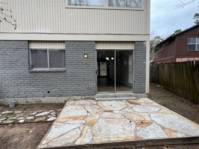 Building Photo - 65 Yewleaf Rd