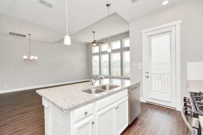 Building Photo - 708 Strawberry Pines Ct