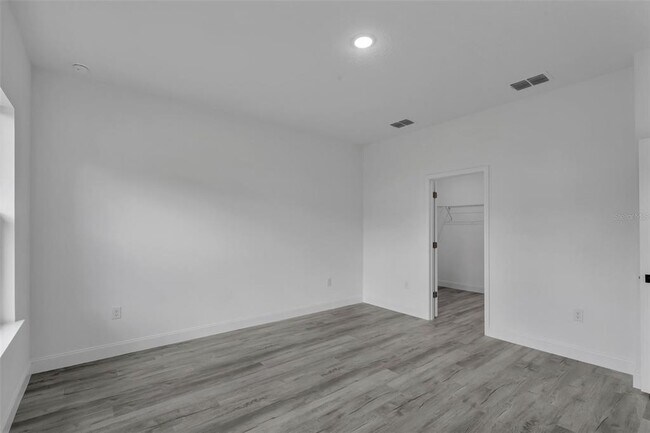 Building Photo - 2211 SW 153rd Pl Rd