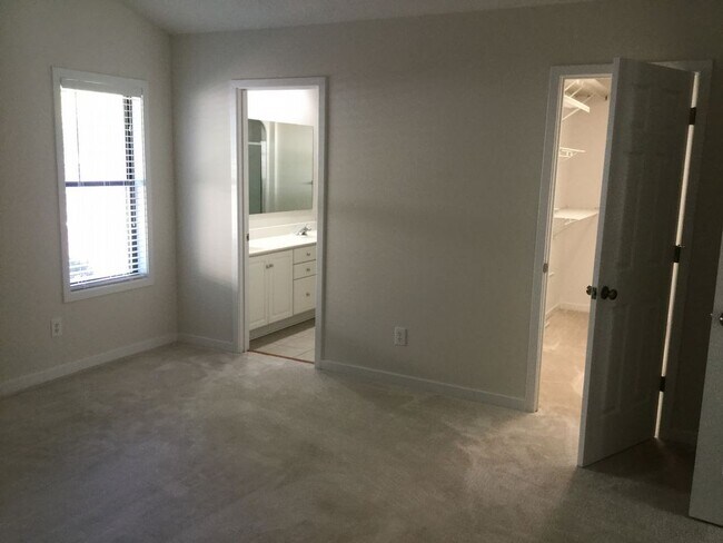 Building Photo - KEY COLONY AT COVIL ESTATES