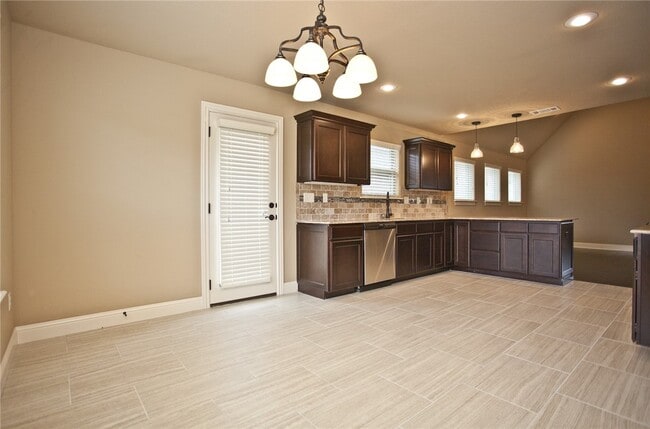 Building Photo - 3210 SW Stonepoint Ave