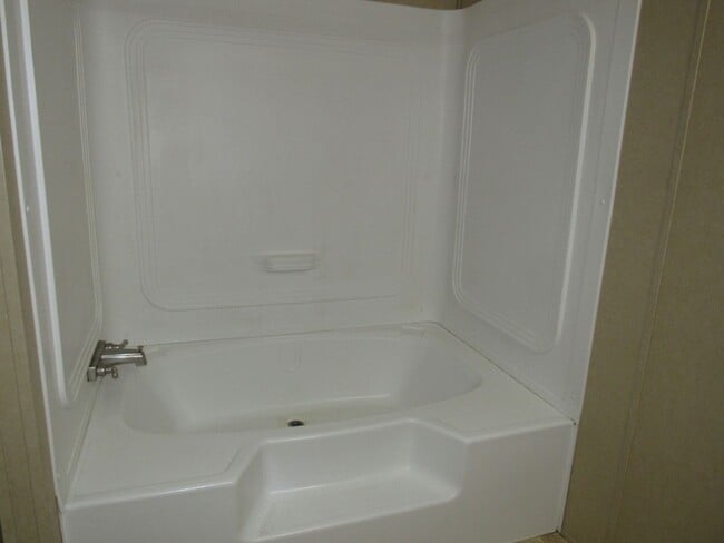 Building Photo - 3 BD 2 BA Country Living