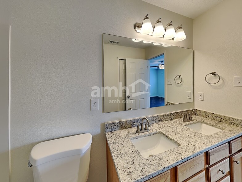 Building Photo - 3230 Brandenburg Dr