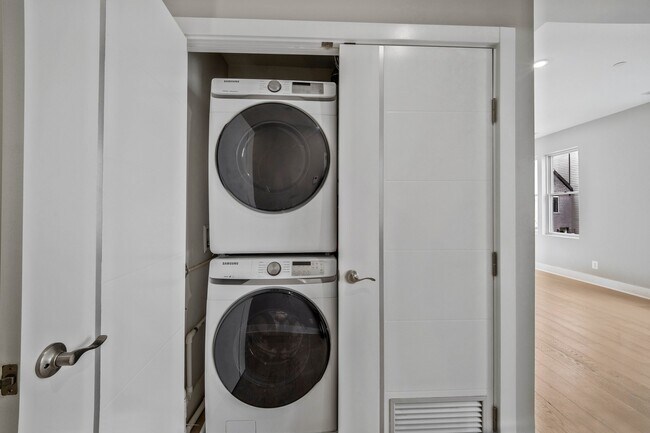 Building Photo - 1638 K St NW