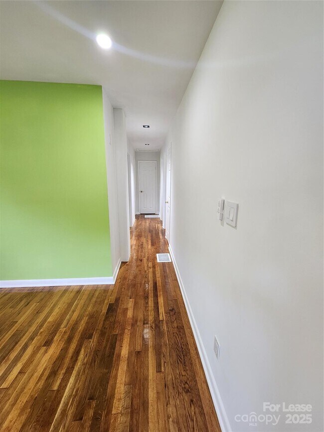 Building Photo - 215 Mattoon St
