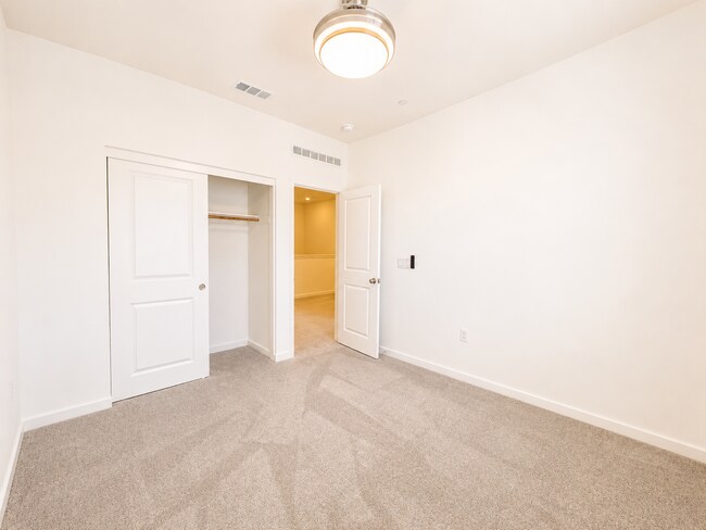 Building Photo - 33221 Opal Glass Dr