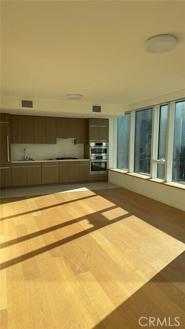 Building Photo - 889 Francisco St