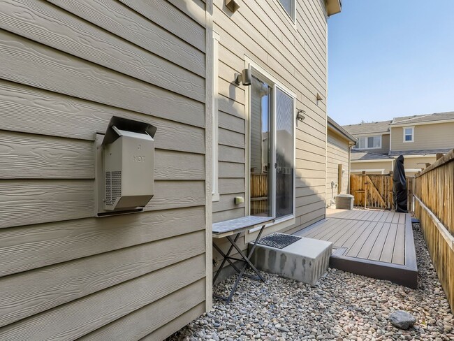 Building Photo - Lovely 3 Bedroom 2.5 Bath in Parker!