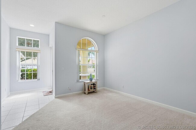 Building Photo - 707 SW San Salvador Cv
