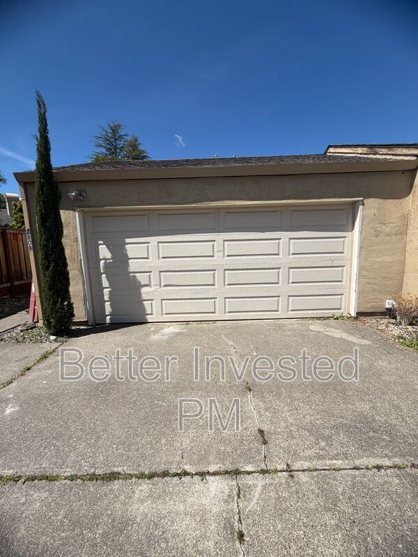 Building Photo - 2808 Tachevah Dr